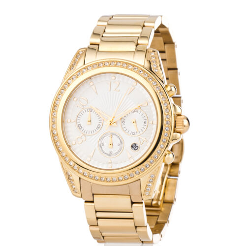 Fotografía profesional de un reloj dorado con detalles brillantes, realizada por NUA Estudio.