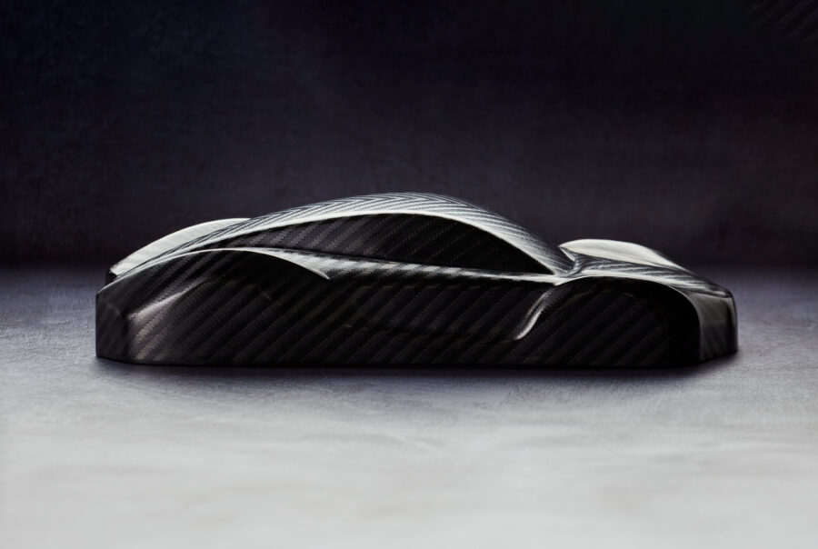 Imagen de fotografía de producto centrada en los acabados y detalles de Hispano Suiza, resaltando materiales y diseño con una buena iluminación. Fotografía ideal para uso en catálogos, publicidad y comunicación de marca.