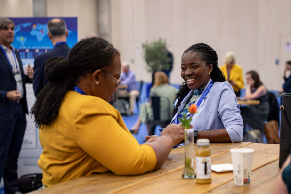 Foto de asistentes y networking WCLC2025 Barcelona | NUA Estudio Fotografía de asistentes y networking en el Congreso Mundial de Cáncer de Pulmón 2025 (WCLC2025) Barcelona, por NUA Estudio.