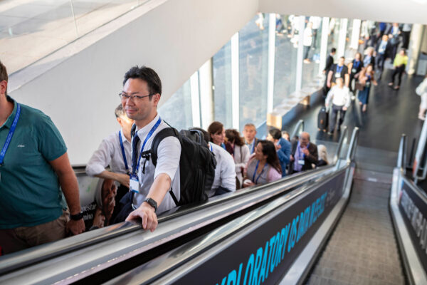 Foto de asistentes y networking WCLC2025 Barcelona | NUA Estudio Fotografía de asistentes y networking en el Congreso Mundial de Cáncer de Pulmón 2025 (WCLC2025) Barcelona, por NUA Estudio.